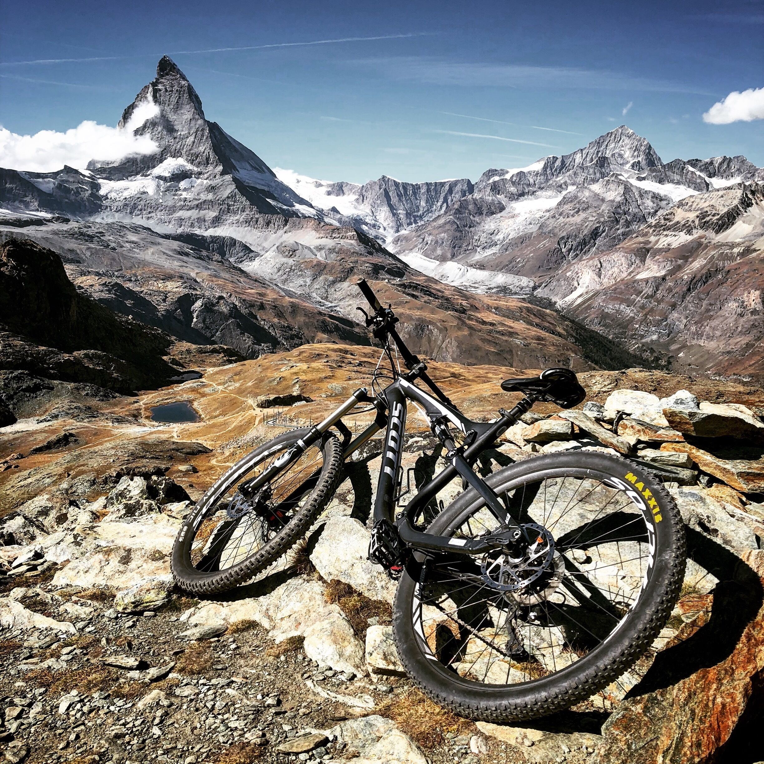 When on business in Zermatt... go mountain biking! 😍
Take the Gornergrat Railway to the summit, put the helmet on and off you go!
#lifeatexpedia #weloveourmarkets #EMEA
