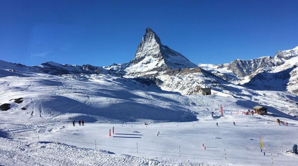 Was in Zermatt for the new year... worth visiting this beautiful mountain ;).. let me know your feedback #WinterWonders #Zermatt
