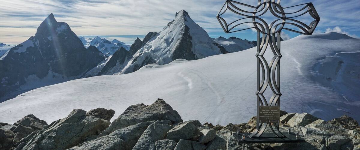 After an early morning glacier slog from the Bertol Hut, we were rewarded with a stunning view over towards the Matterhorn from Le Croix on the summit of Tete Blanche, straddling the Swiss and Italian border.
#TakeAHike