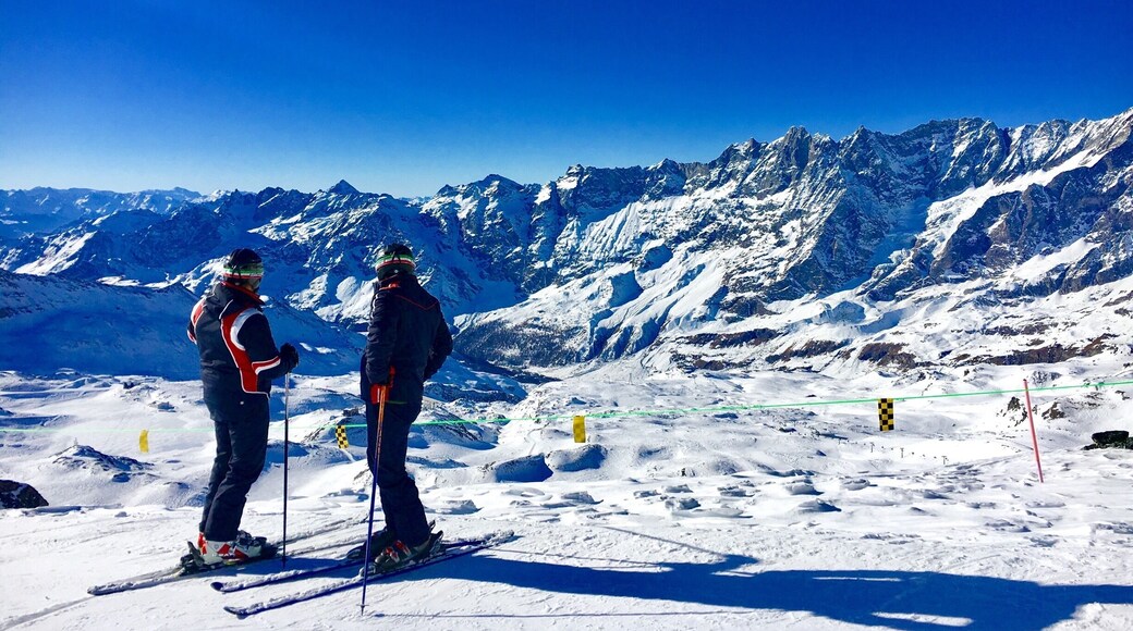 The Breuil-Cervinia Valtournenche Zermatt area is one of the largest in the Alps, with a varied “domaine skiable” beyond compare, which stretches through three valleys in two countries, Italy and Switzerland
#LifeAtExpedia