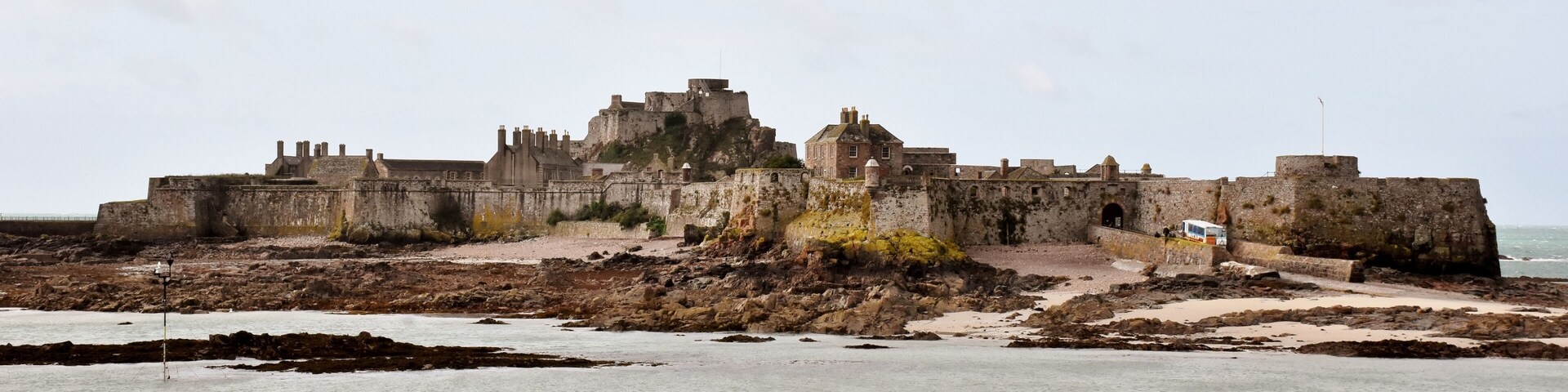 The rain finally stopped and we were able to venture out to the 16th Century Castle on St Heliers own Duck Buses! Sir Walter Raleigh named the castle after the current Queen of England and was first used in conflict during the 17th Century civil war