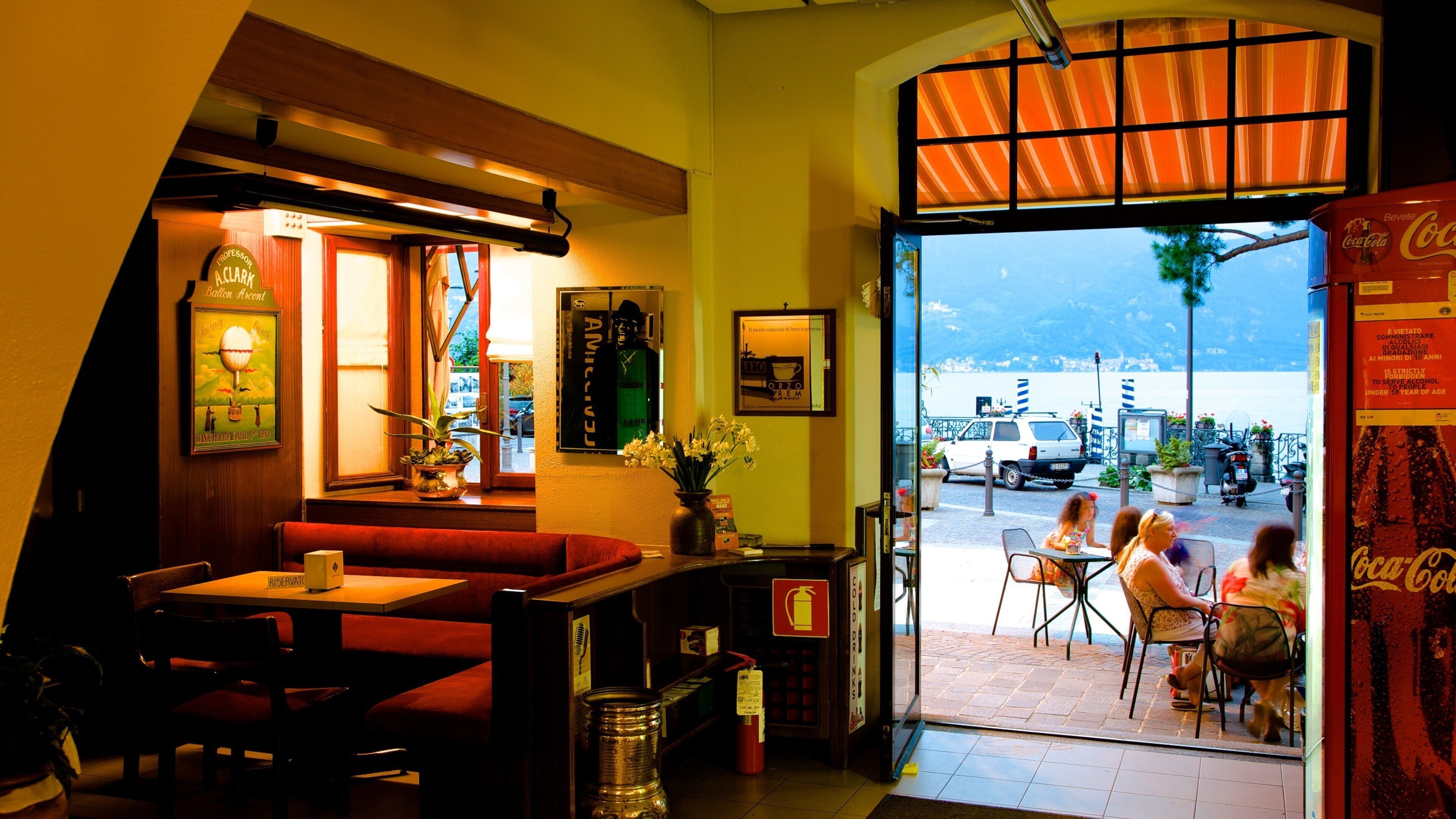 Menaggio featuring interior views, cafe scenes and dining out