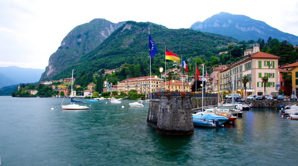 Menaggio mostrando vistas de una costa, una localidad costera y un puerto deportivo