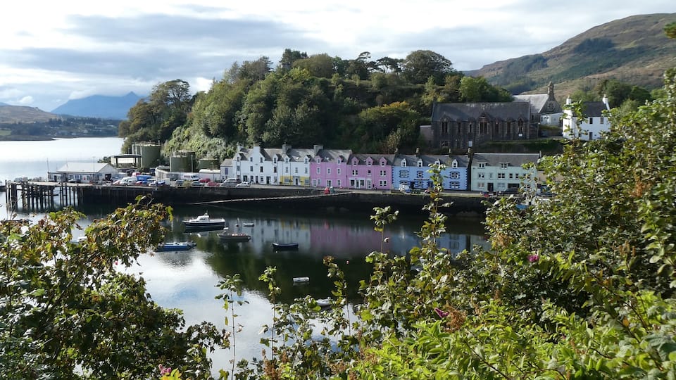 Lovely colourful houses of Portree on the Isle of Skye, Scottish Highlands 🏴🏴🏴