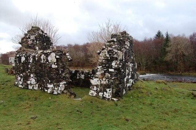 Chapel on Saint Columba's Isle Although St. Columba is generally better known for his association with Iona, this small island in the River Snizort was where he founded the cathedral of the bishops of the Isles. This was the centre of Christianity in the Hebrides from 1079 to 1498.