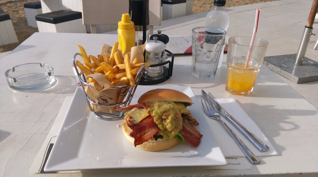 One of the best beaches of Vouliagmeni .. It is clean and has nice food too