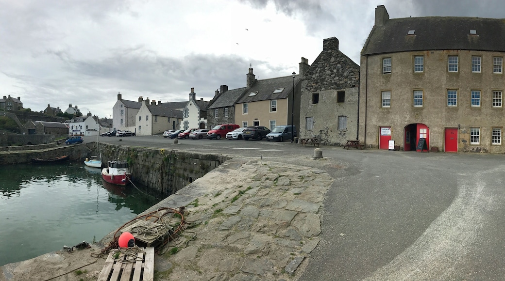 This is a photo of listed building number