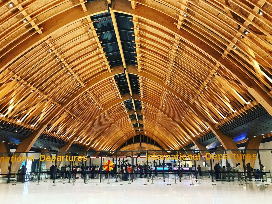 boasting our new international airport ✈️ Cebu is starting to git with the program and, boy, about time! 👏 
While some find it tedious, I personally love checking out airports and would thoroughly enjoy exploring the place and just people-watch while waiting for my flight. 
#ginnysjournal #wherearetheyoffto #iheartairports