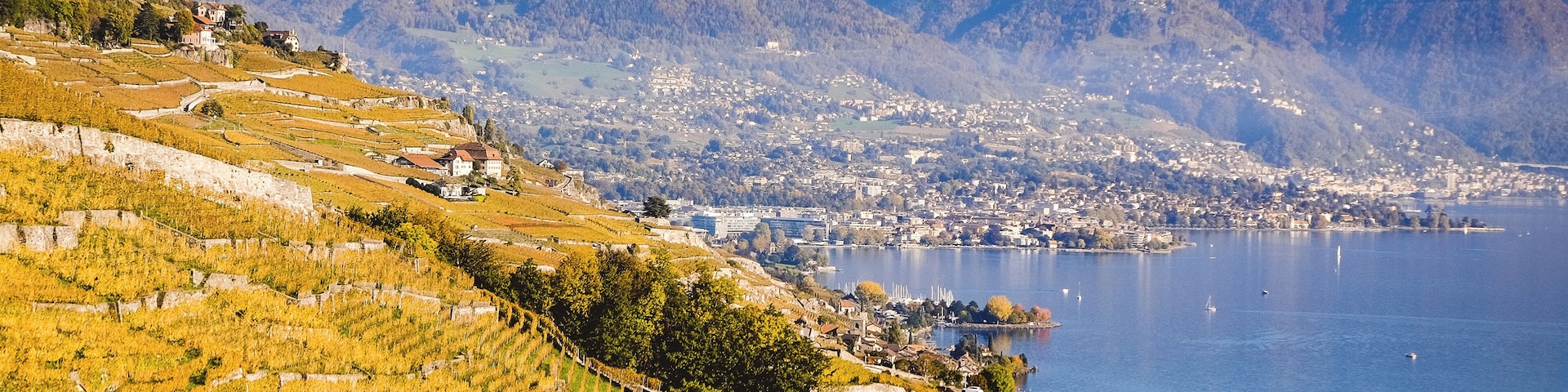 One of my favorite place to be, especially in the fall, is the Lavaux region, one of Unesco's world heritage site. The warm colours of the vine leaves, contrasting with the blue of the water and the alps is mesmerizing. There are so many paths leading from one village to the other, you can hike all you want and never get bored! And you can even have a sample of the locally produced wine on the way! #MyBackyard