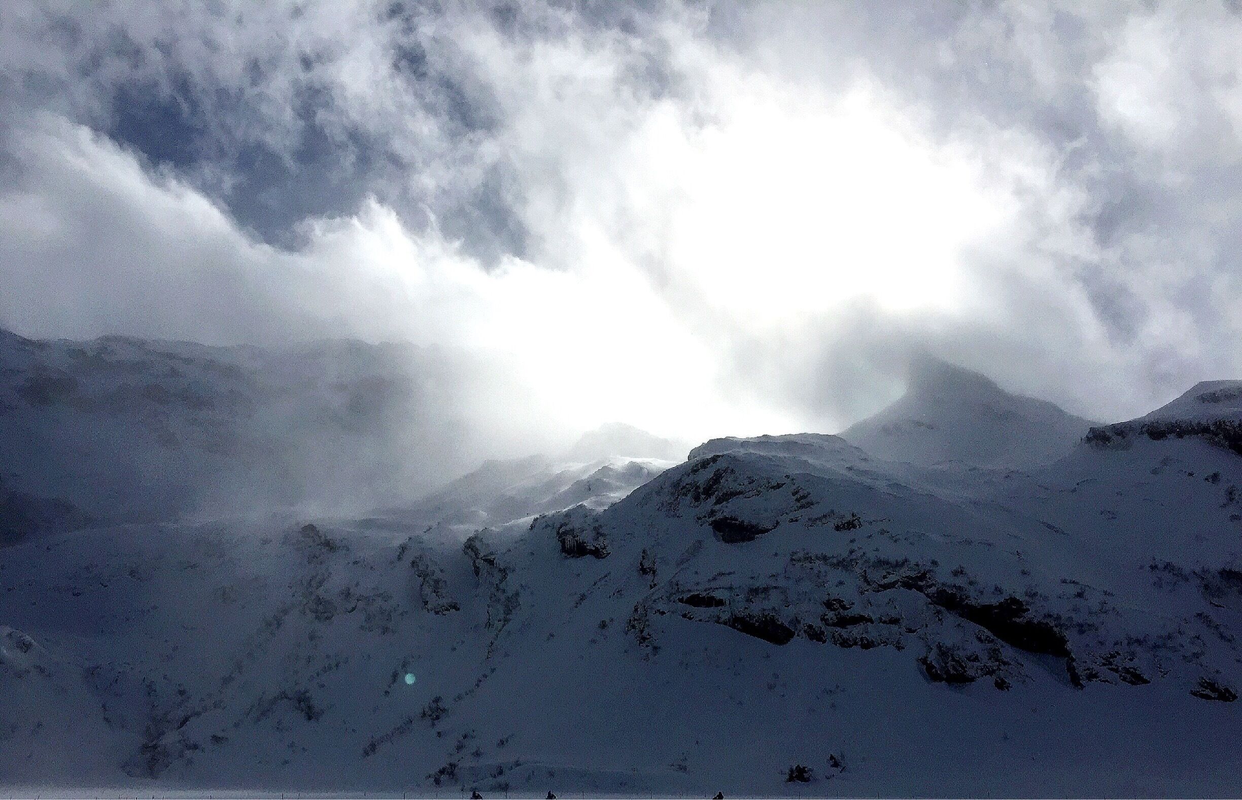 Windy stormy winterday in the mountains ❄️❄️❄️