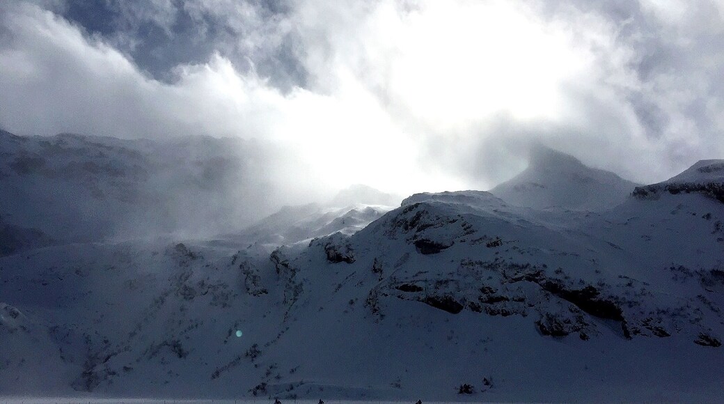 Windy stormy winterday in the mountains âïžâïžâïž