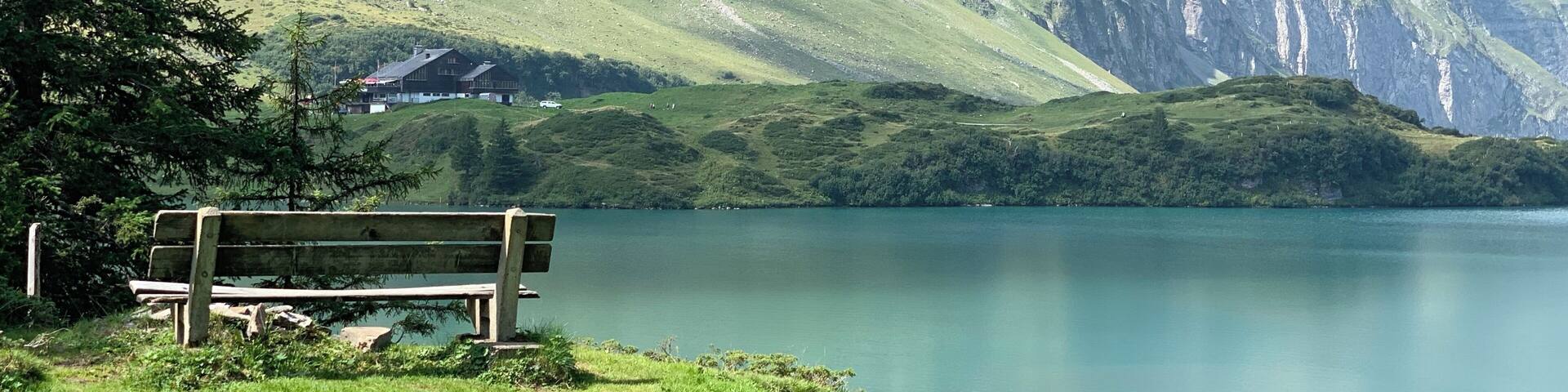 Mountains and lakes never looked this beautiful to me. #trovember