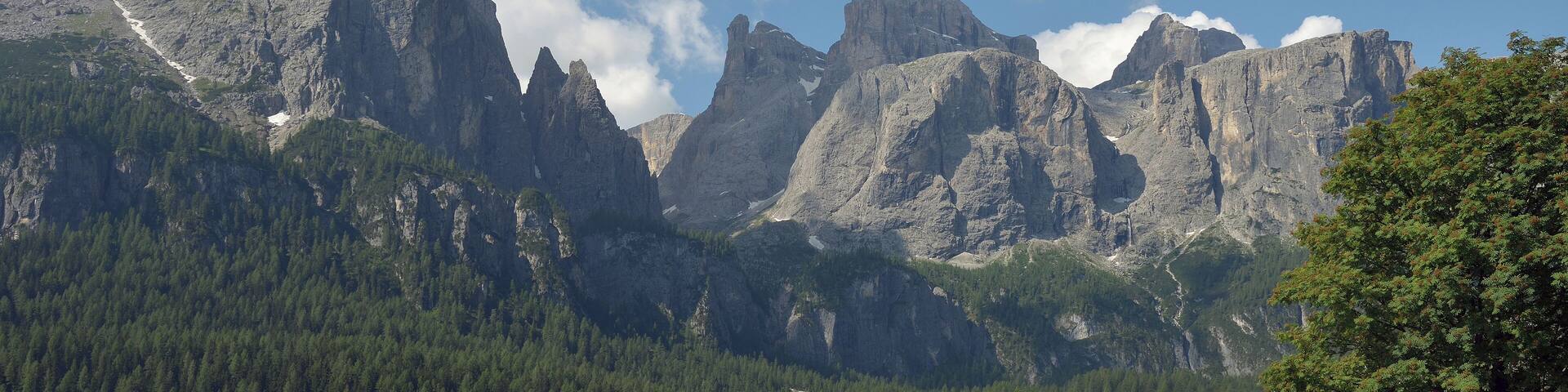 "Crëp de Boè" mountain and the Mezdi Valley peaks over Calfosch