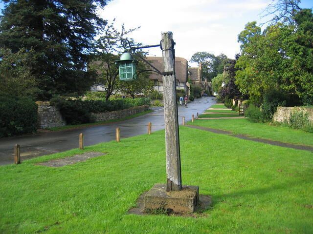 Stanton lamp. The delightful village of Stanton was substantially renovated by Phillip Stott (later Baronet) in the early part of the 20th century. He was an outstanding benefactor to the village and amongst other innovations he installed "Stott lamps", powered by his own generator at Stanton Court to light the main street of the village.