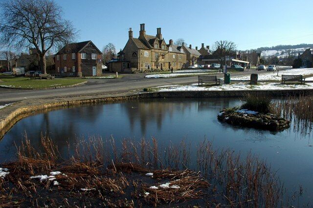 Village pond in Willersey Village pond in the centre of Willersey with the Bell Inn in the background.