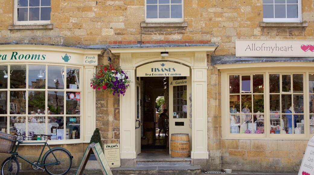 ๋ธ๋ก๋์จ์ด ์ ๋ณด์ฌ์ฃผ๋ ์ ํธ ๊ณผ ์นดํ ๋ผ์ดํ์คํ์ผ