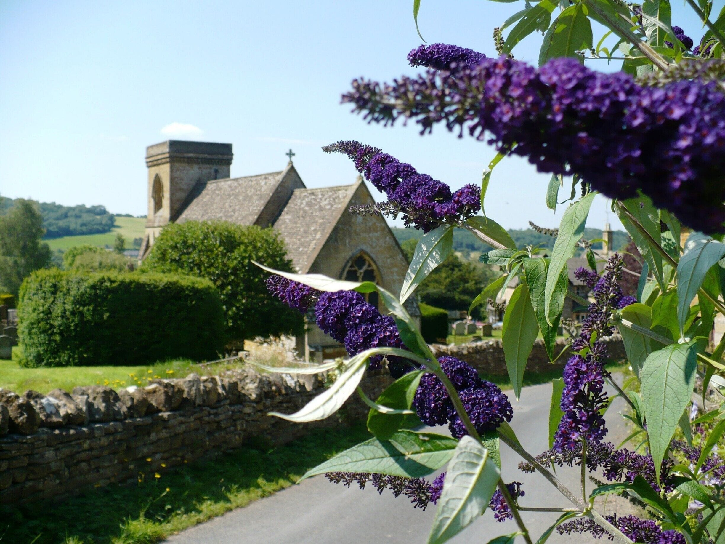 Ideal place to go riding observing this stunning scene. My dream destination!