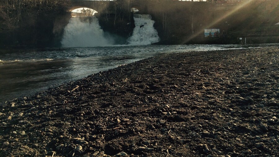 Worth seeing and widely known are the waterfalls of Coo. It can be visited free of charge and serves as starting point for many hikers. The Amel with 15 meters is the highest and the most famous waterfall in Belgium. The small waterfall existed since about the 15th Century, the big one was established in the 18th Century by the Prince Abbot of Stavelot, apparently to protect the meander lying Petit-Coo against flooding.