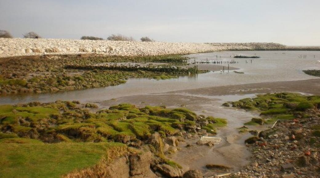 Sea defences south of Leisure Park