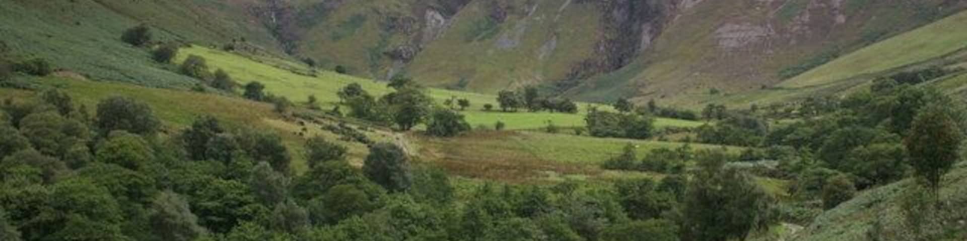 Valley head, Tarren Bwlch-gwyn One of several deep valleys falling from the northern Pumlumon plateau, this spectacular valley head belies the popular image of Pumlumon as a soggy, shapeless lump. Well worth a visit but be warned, the footpaths indicated on the eastern sides of the valley on the O.S. map are all but impossible to follow in the summer undergrowth!