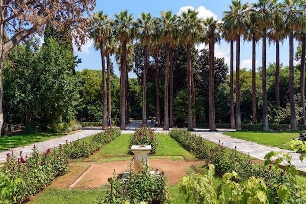 Green, Green and Green again! Here at the national garden you can breath pure air and relax inside this small paradise. Palms and plants around remind me that an amazing season is coming
#lifeatexpedia #athens #garden #green #contest #palms
