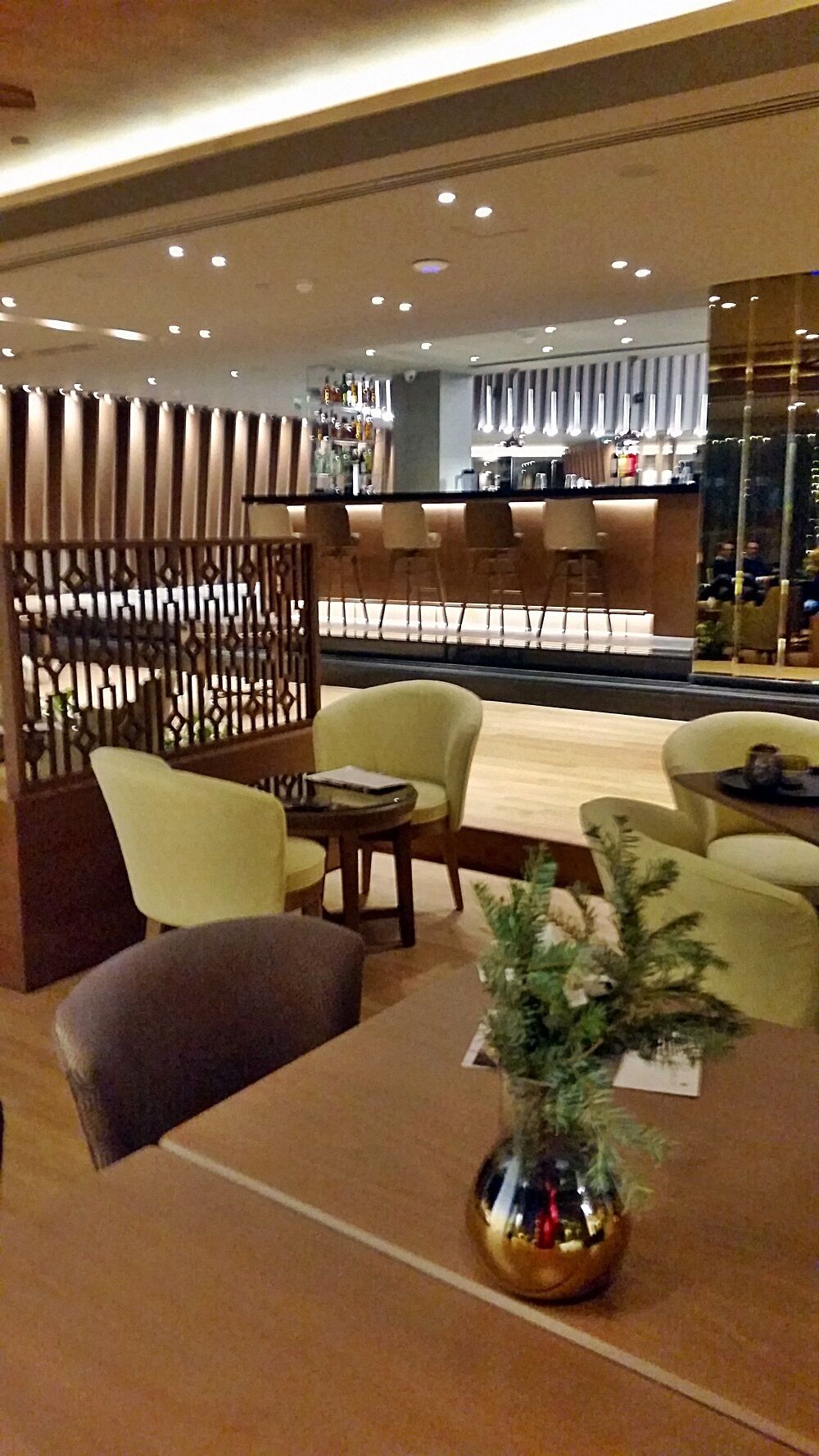 A recently renovated hotel downtown Athens that will satisfy all your needs during your stay! Spacious and beautiful public areas, excellent restaurants and everything sparkling clean! If you are looking for extras, search no more. Visit the "Above" Roof Top Bar of the hotel that offers a direct grand view of the Acropolis, magical at night!
http://www.wyndhamgrandathens.com/