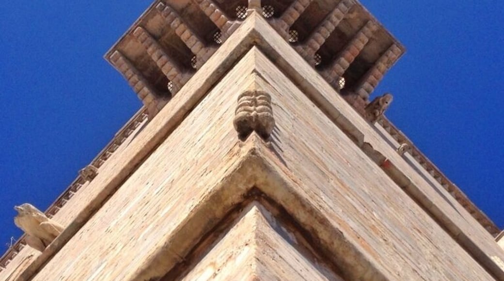 A bigger town than Marvão or Castello de Vide. But still a fun and not overrun castle town. This is the MASSIVE tower that the posada is located within. The rain spouts sticking out around 5 or 6 stories up are in the shapes of human heads sticking out and other odd but cool shapes.