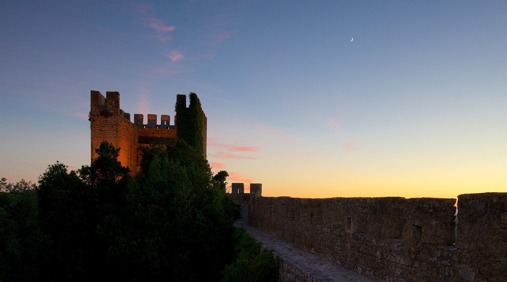 Obidos showing heritage architecture and a sunset