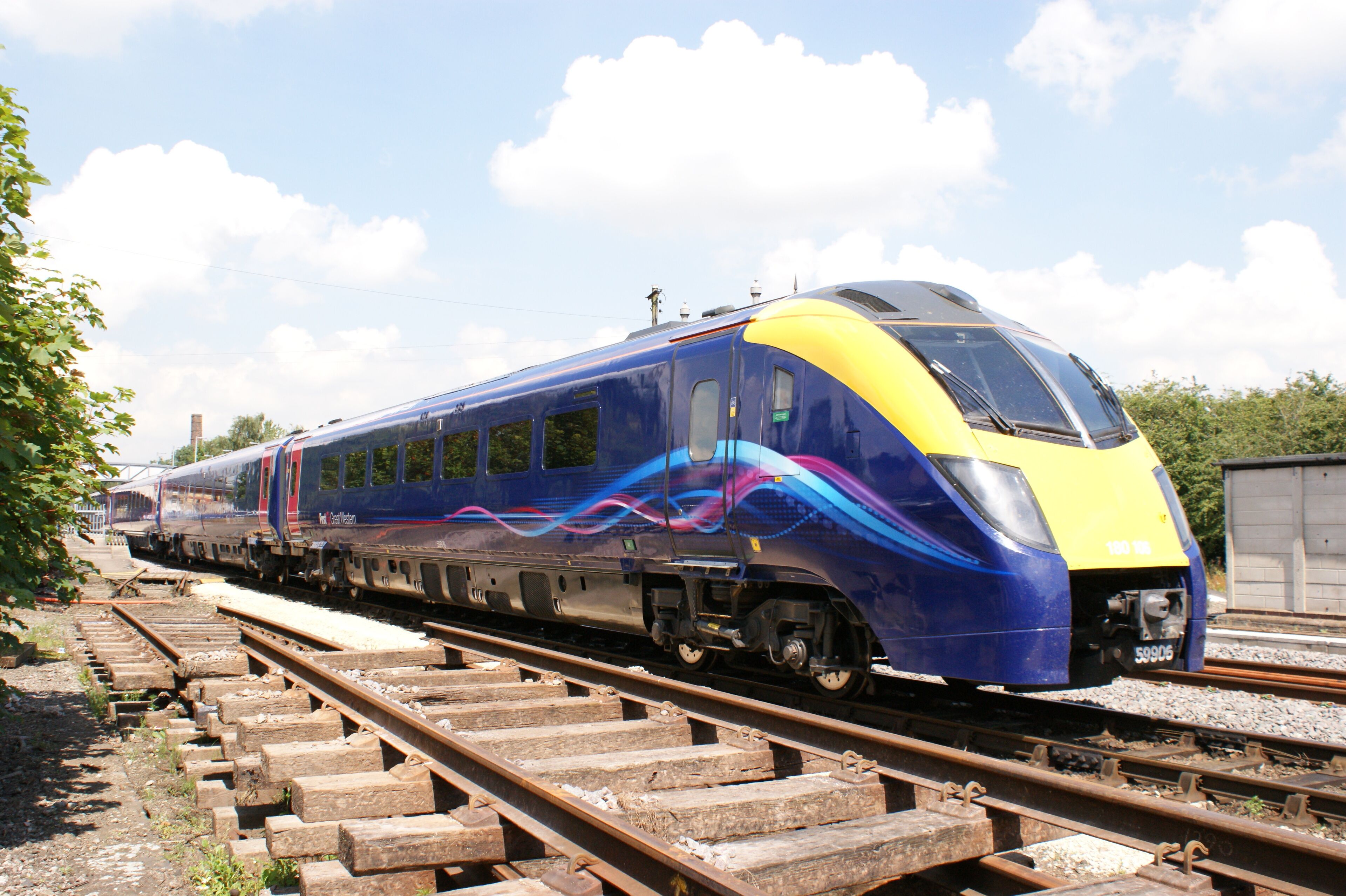 Alstom (Birmingham) Class 180 "Adelante" 5-car dmu No.180 105 of First Great Western newly repainted in their "dynamic lines" livery at Moreton-in-Marsh on a Paddington - Great Malvern service, 07/12.