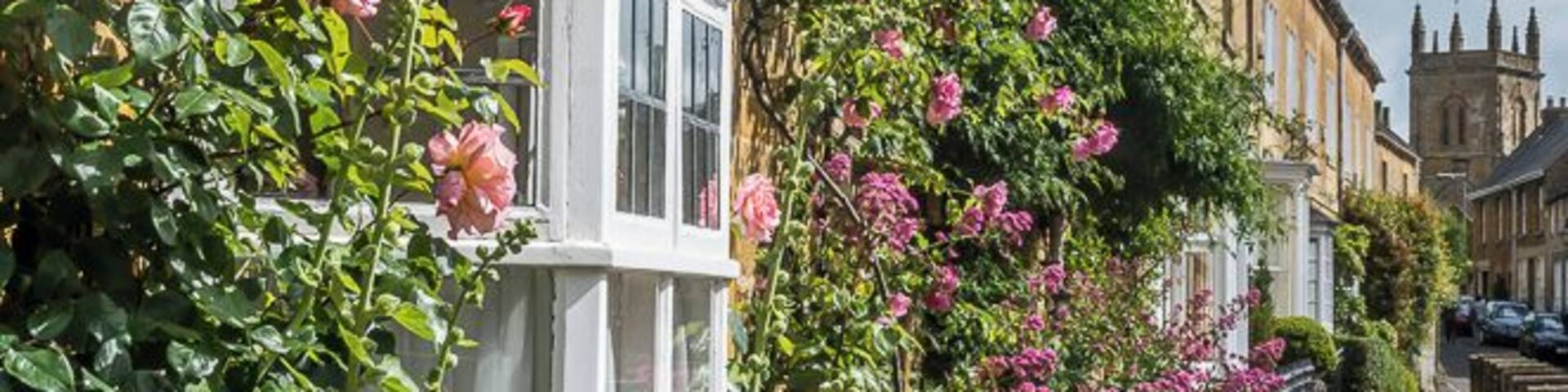 Hill View. Early 19th Century cottage on High Street. Grade II listed.