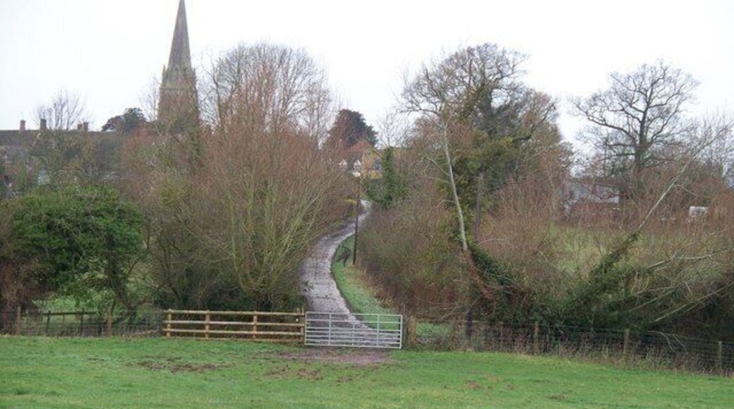 Footpath in Todenham The footpath leads to the Farriers Arms pub and the church.