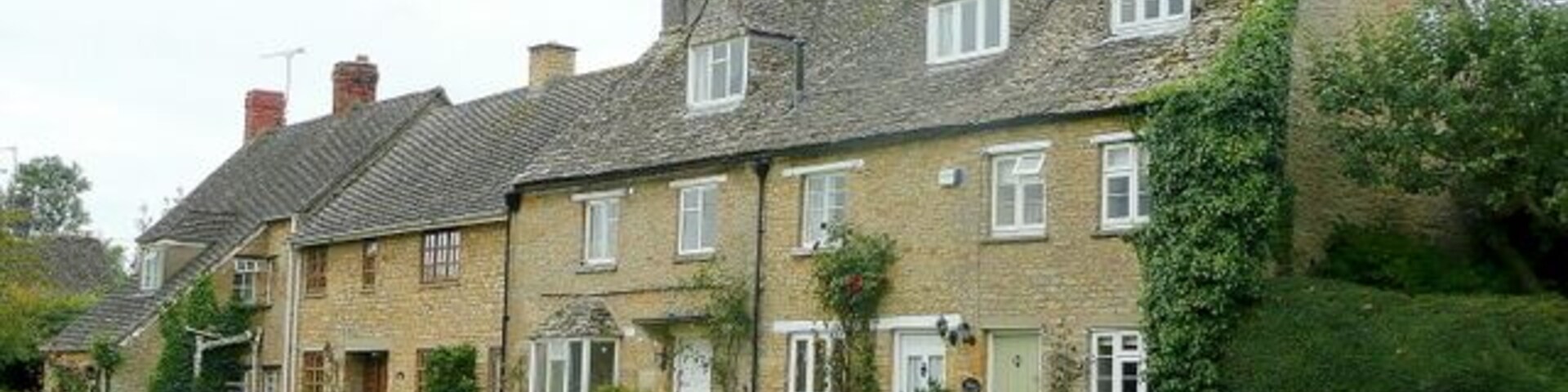 Broadwell cottages 1 Overlooking The Green in this Cotswold village.