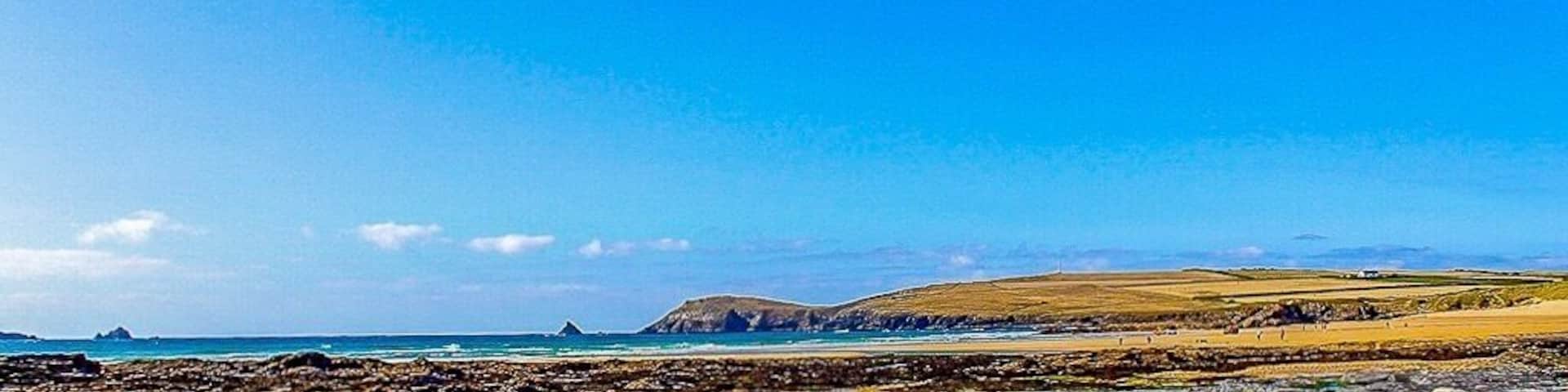 Excellent dog walking beach with toilets and plenty of bins as you walk down onto the beach.