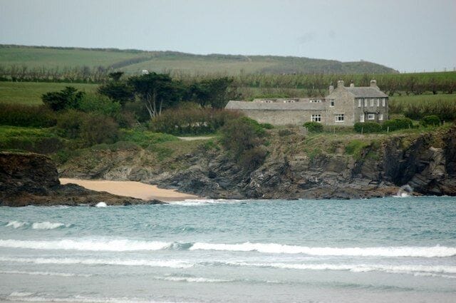 Onjohn Cove from Harlyn Bay, near Padstow This little beach at Onjohn Cove is often used by holidaymakers staying at the nearby Mother Ivey's Caravan Park, and by guests at the holiday cottages on the right.