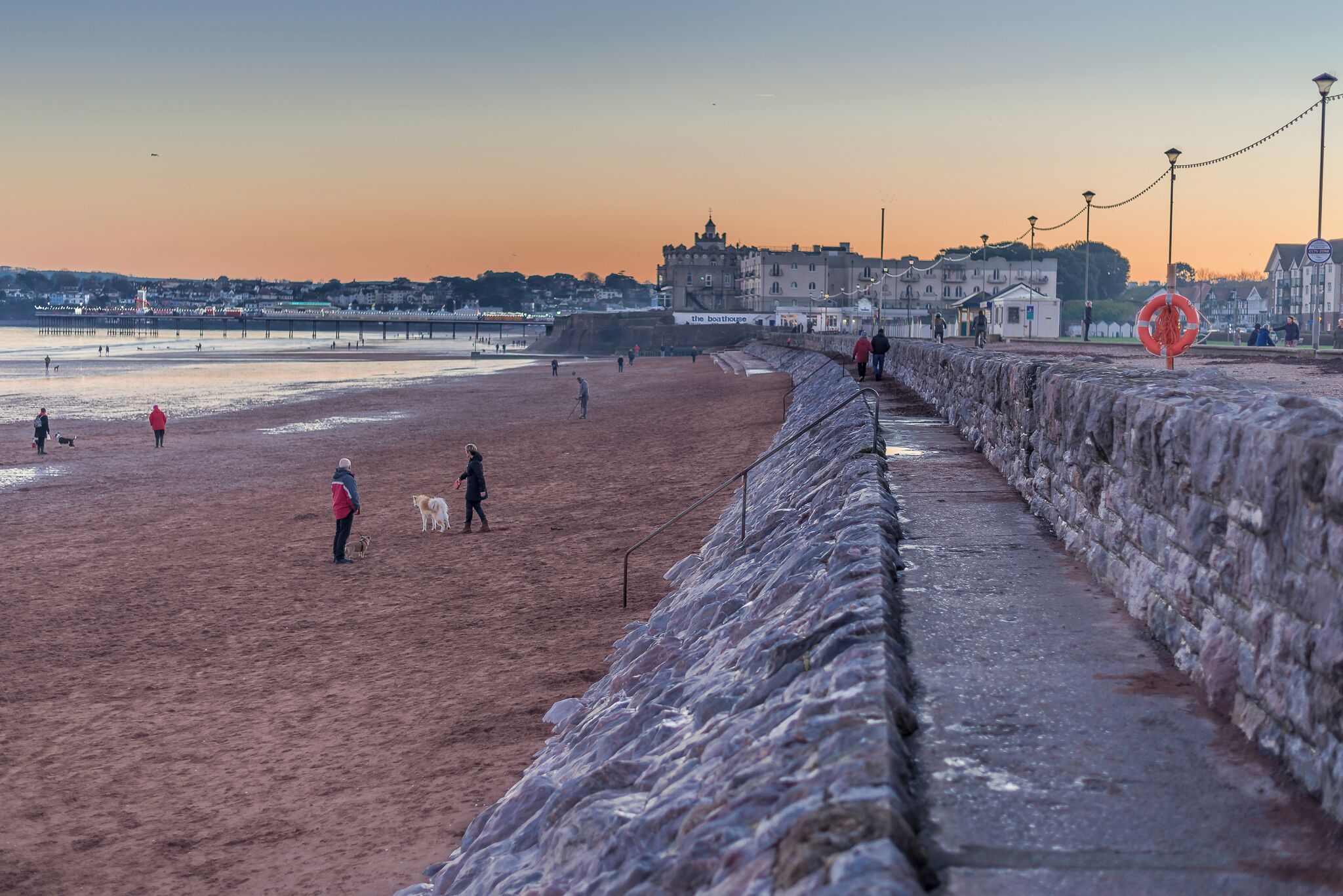 Lovely place for a sunset walk after which you can warm up at The Boathouse.

#gooutdoors #uk #britain #england #walk  #light #beach #seaside #coastline #sunset #instone #perspectives