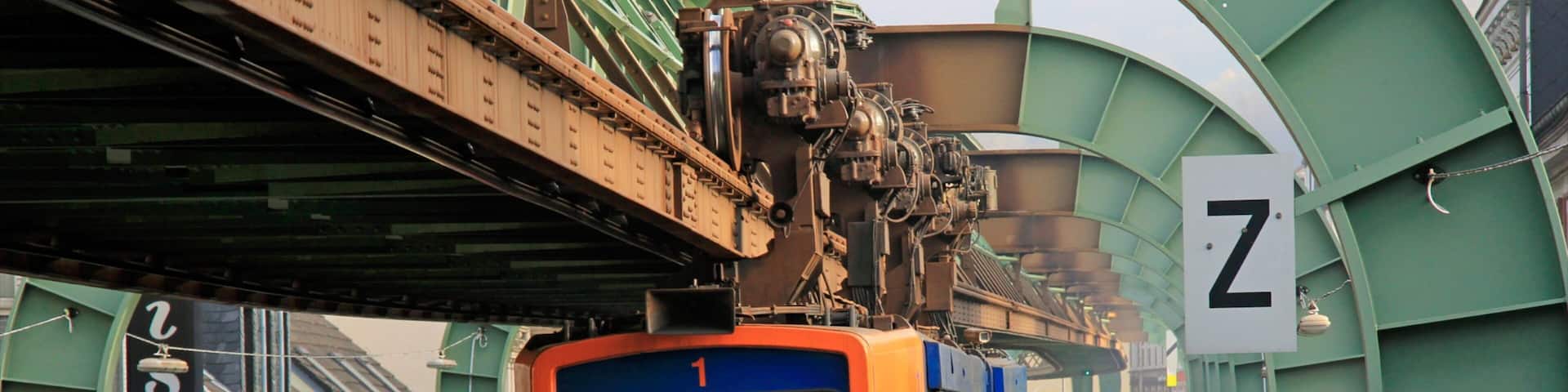 Wuppertal mettant en vedette ville