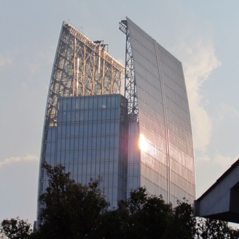 Skyscraper in Atlanta, looks like it's opening up!