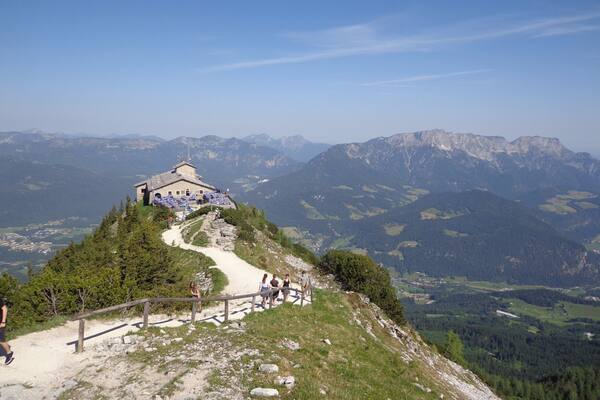 Didn't care for the vine in the house, but the views surrounding the Eagle's Nest were awesome. Great walking/hiking trails!