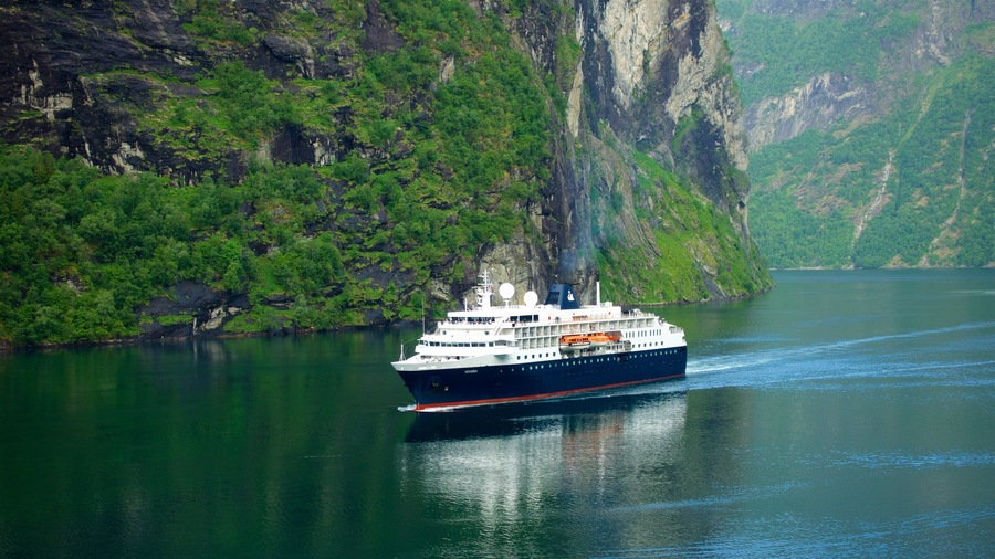Geiranger which includes a gorge or canyon, a river or creek and cruising