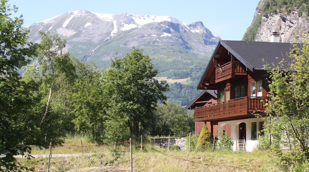 Walking along the narrow lanes of this beautiful village in the Norwegian Fjords, we stopped to discover and breathe in the natural wonder of this serene place. #NationalPark