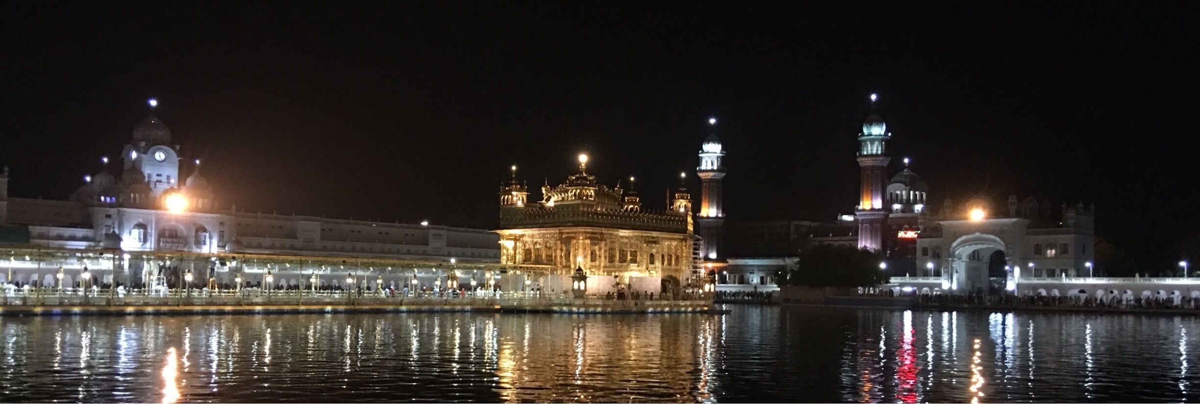 Night view of the Golden Temple. 