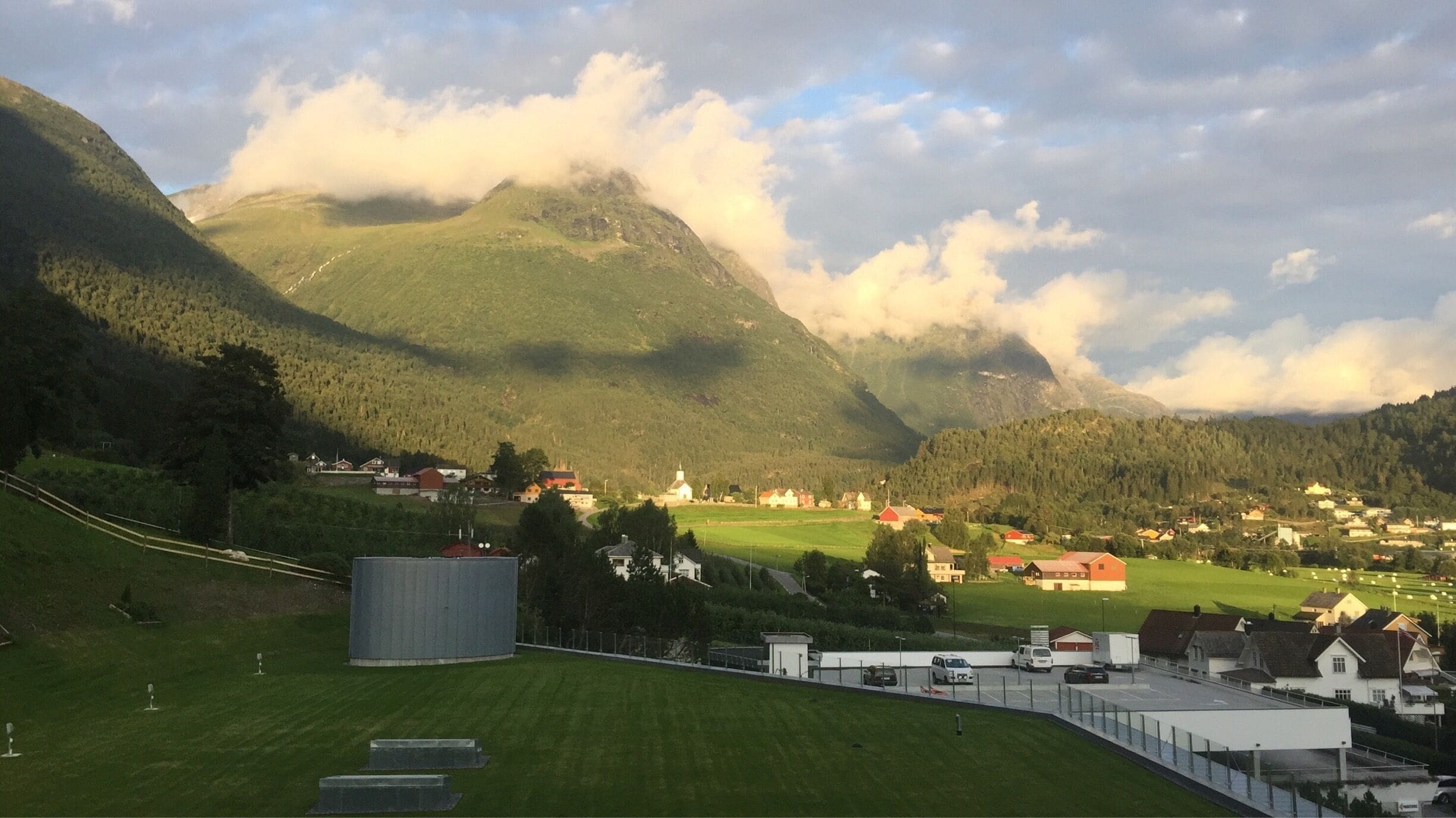 My view from my hotelroom. Directly in front of the mountain Skåla 🏔 it is possible to hike to this mountain. The Skåla is 1847 meters high and the hiking way is around 8 km long. 