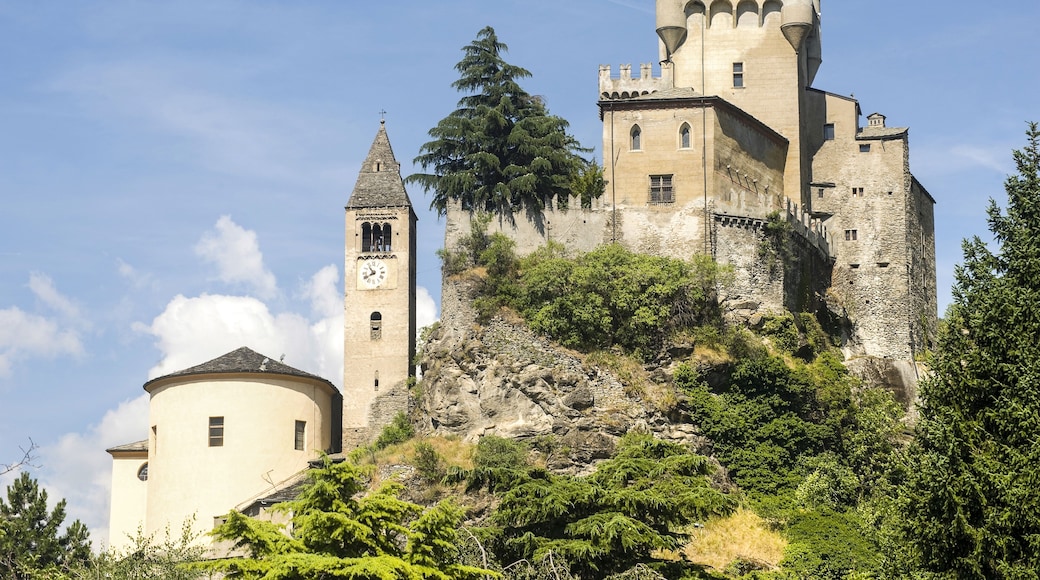 Saint-Pierre (Aosta, Italy) - The castle and church