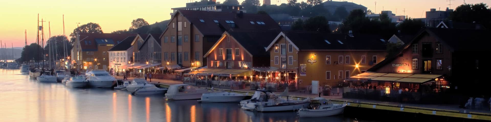 Tonsberg is one of the most popular Norwegian cities to spend the summer vacation. The harbor (Brygga) is full of restaurants and bars making it the perfect place to spend the long bright Norwegian su