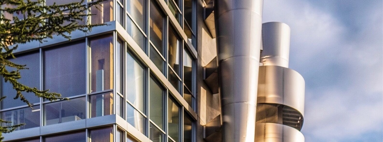 Swatch/Omega HQ is a very interesting place ! Architecture highlights such as this staircase or the new building by Shigeru Ban. And then, of course the Omega watch museum with many historical watches, as well as an original NASA console from the Apollo mission time ...
