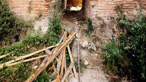We were heading on a Biblical Journey and we stopped in Nicea, an old typical Turkish village.
The surrounding walls of the village were still in tact and walking around and through them definitely was a highlight.