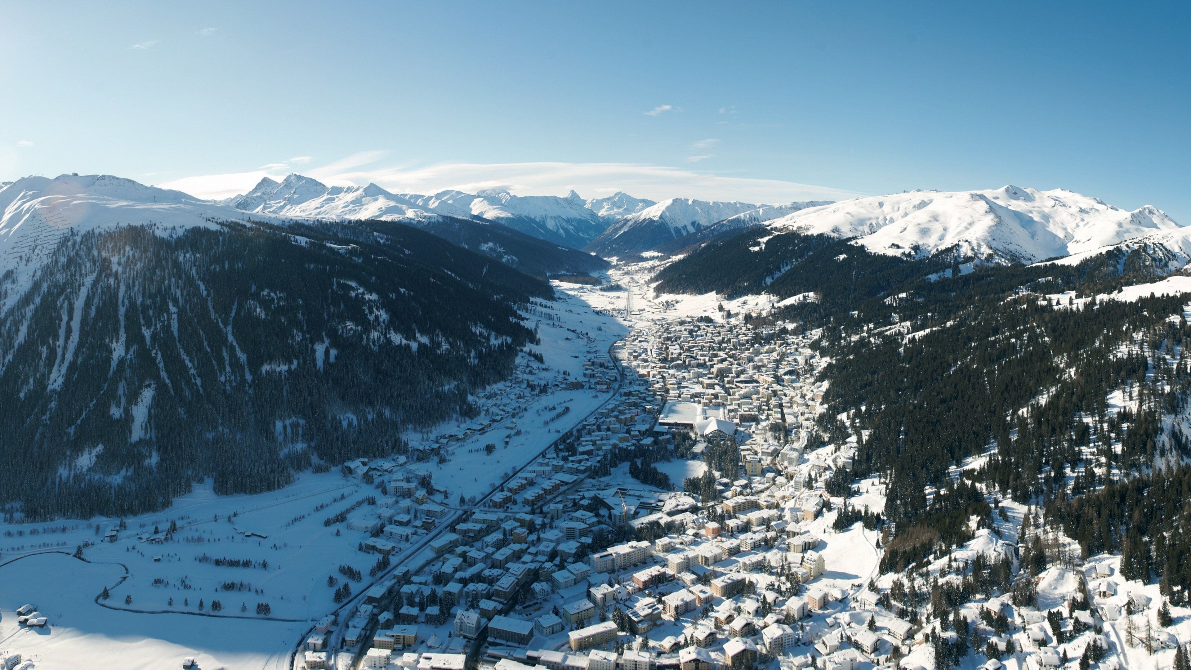 Davos showing a small town or village, landscape views and tranquil scenes