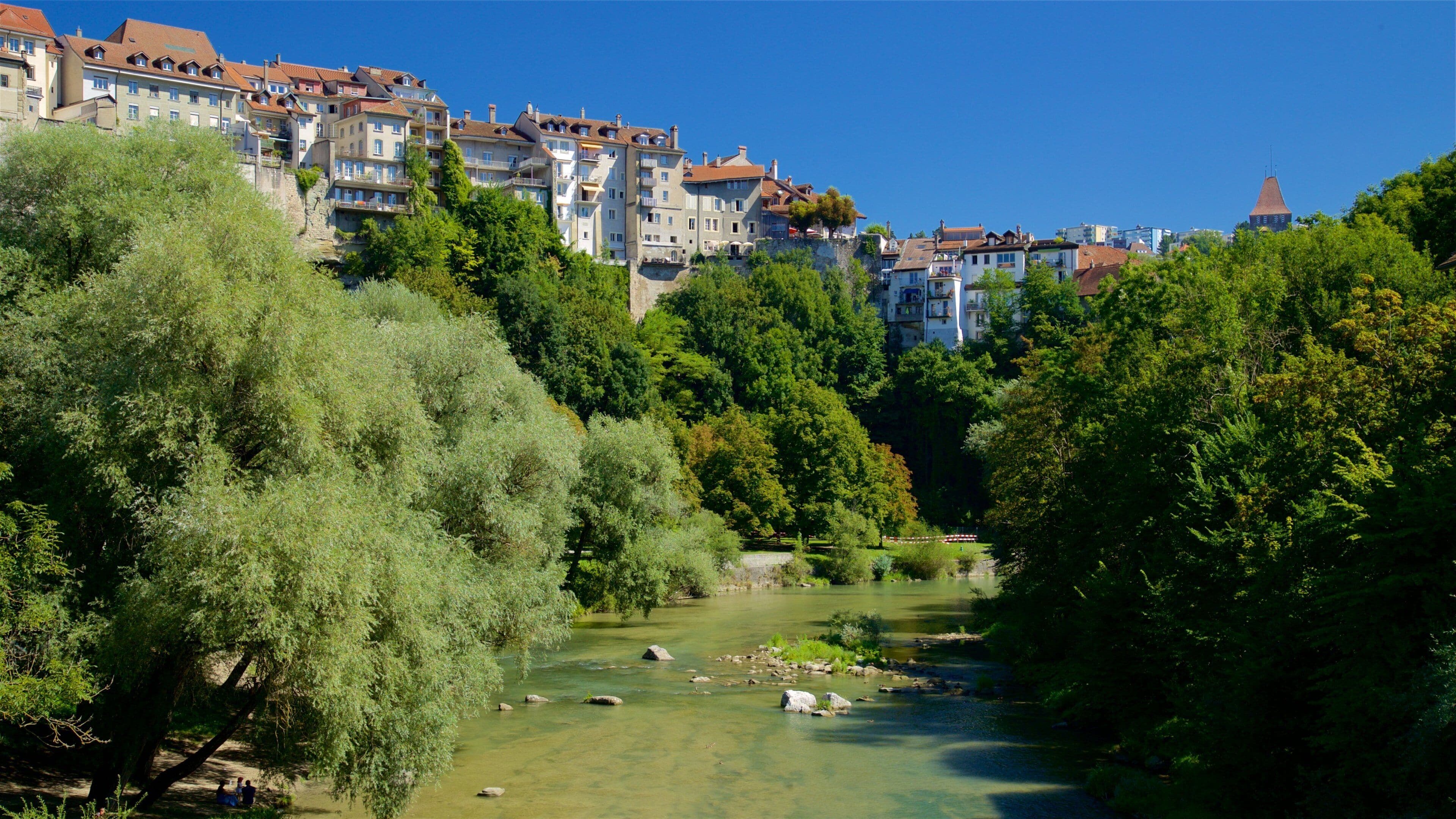 <h2>Top places to stay near the water</h2>