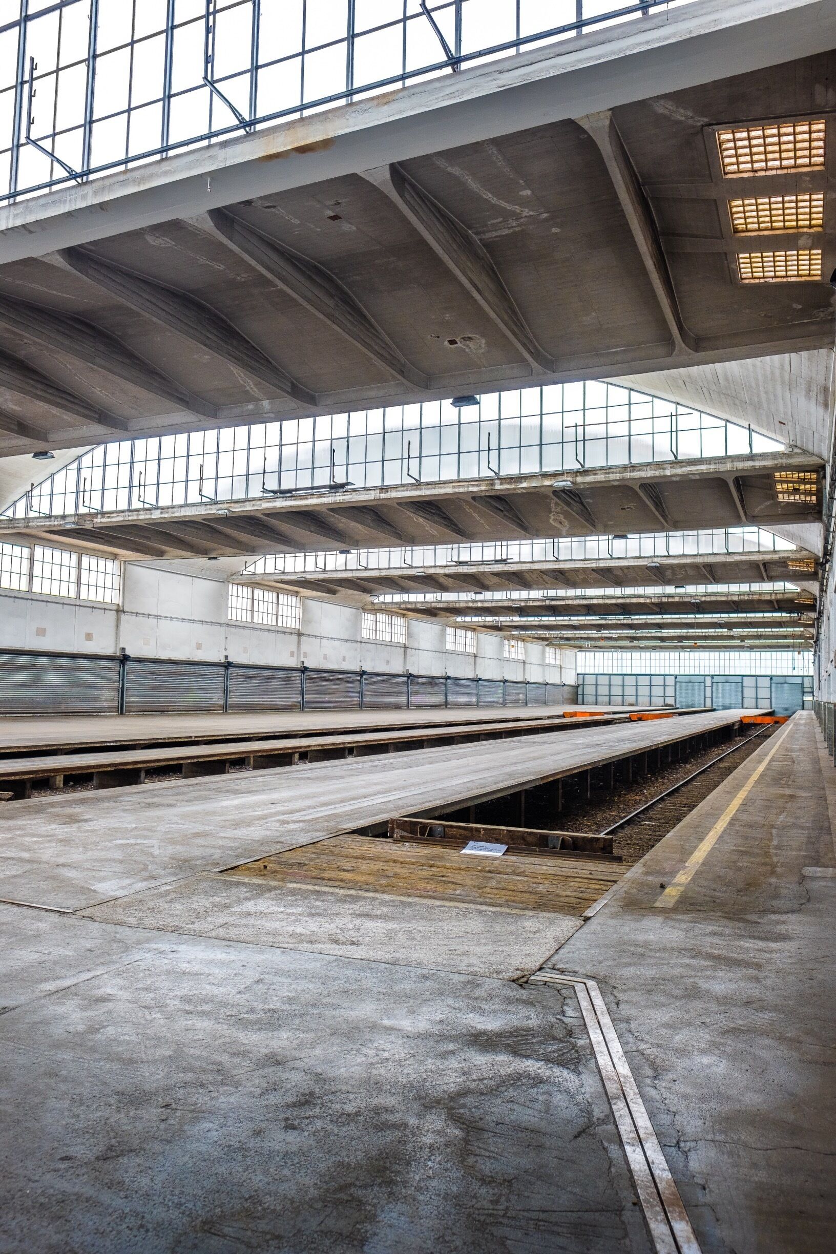 Freight train station from the 1950s. It’s amazing to see the construction details and the amount of natural light the architect managed to get into the building ! Open on special occasions, such as heritage days, to the public #architecture