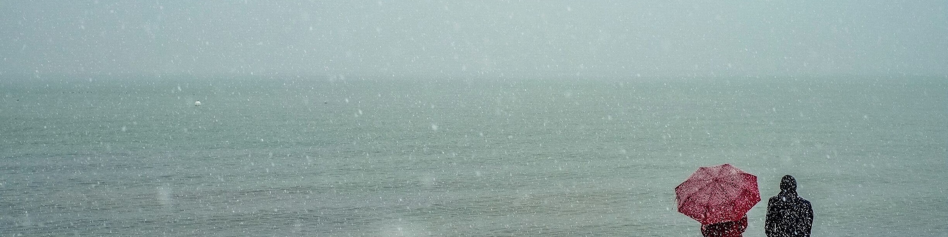 Saint-Sulpice lakeshore during the snow